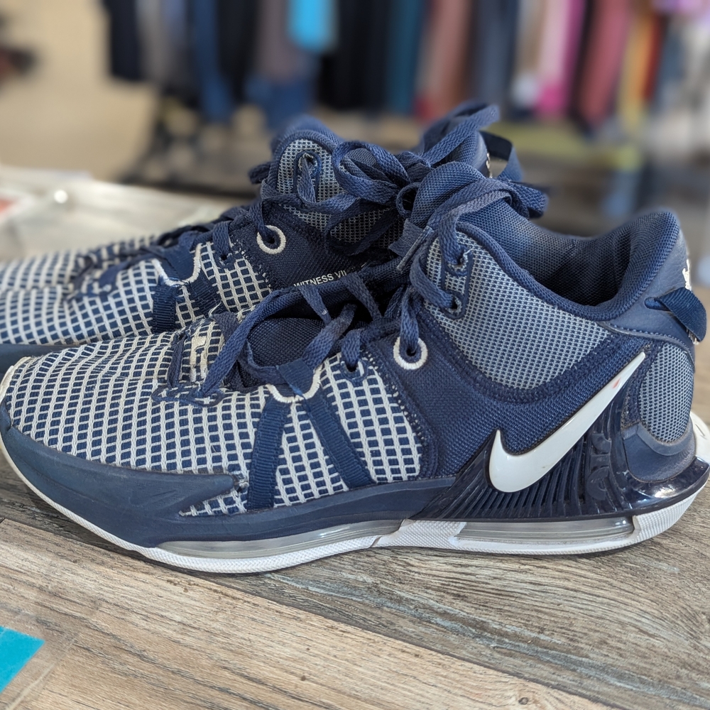 Nike Witness VII Navy and White Basketball Shoes